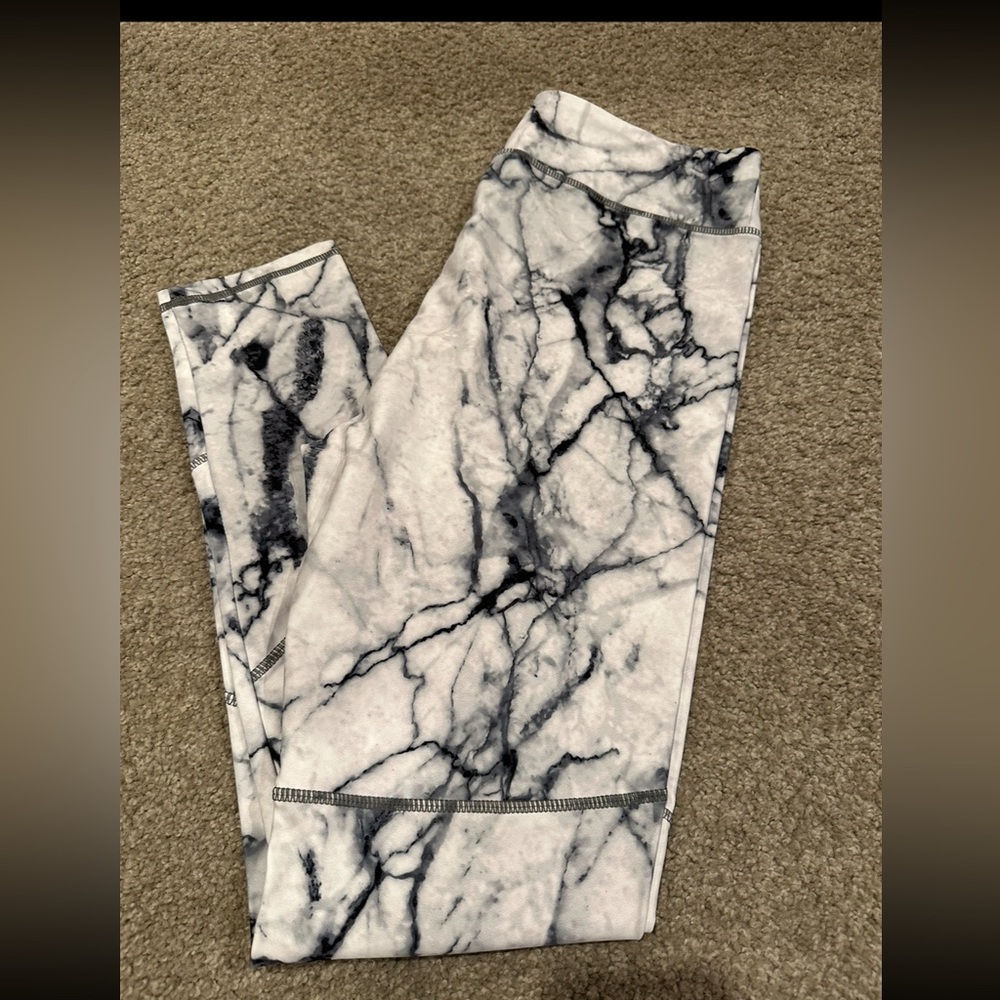 CUTE marble print leggings. Size XL NWOT